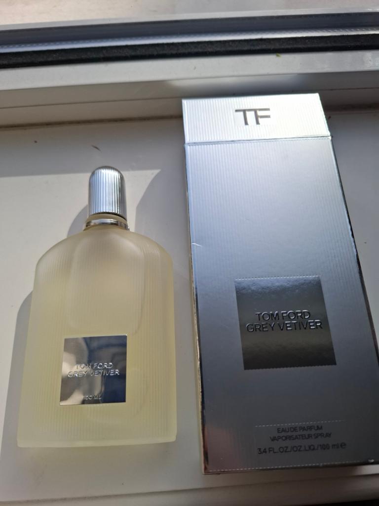 Tom Ford Grey Vetiver Eau de Parfum 100ml, Sieraden, Tassen en Uiterlijk, Uiterlijk | Parfum, Ophalen of Verzenden, Zo goed als nieuw