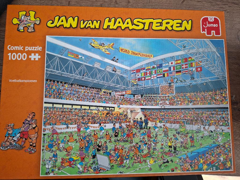 Jan van Haasteren - Voetbalkampioenen (1000 stukjes), Ophalen of Verzenden, 500 t/m 1500 stukjes, Gebruikt, Legpuzzel