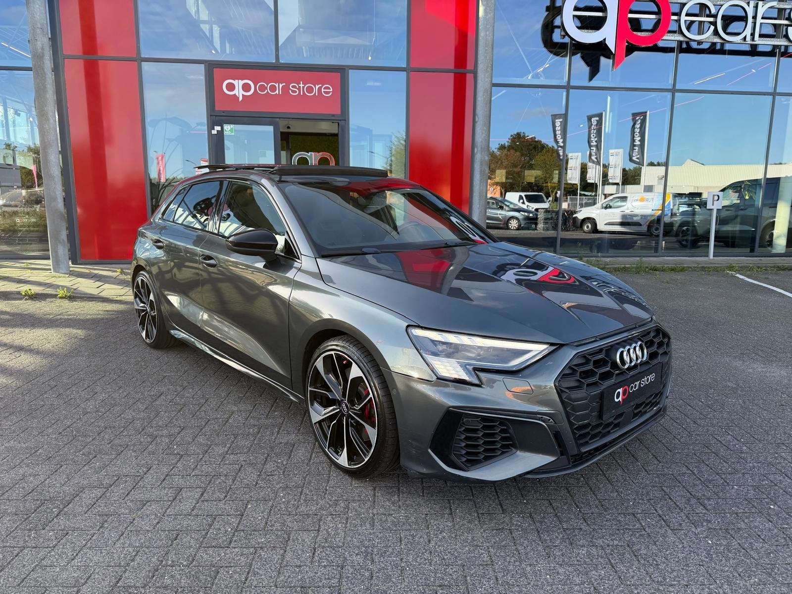 Audi A3 Sportback 2.0 TFSI S3 Quattro Edition One PANO, Auto's, Automaat, Dealer onderhouden, Gebruikt, Euro 6
