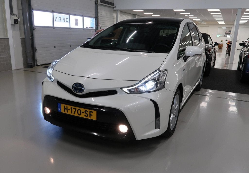 Toyota Prius + 1.8 Dynamic 7 Zitplaatsen Panoramadak Camera, 136 pk, Gebruikt, 4 cilinders, Stoelverwarming