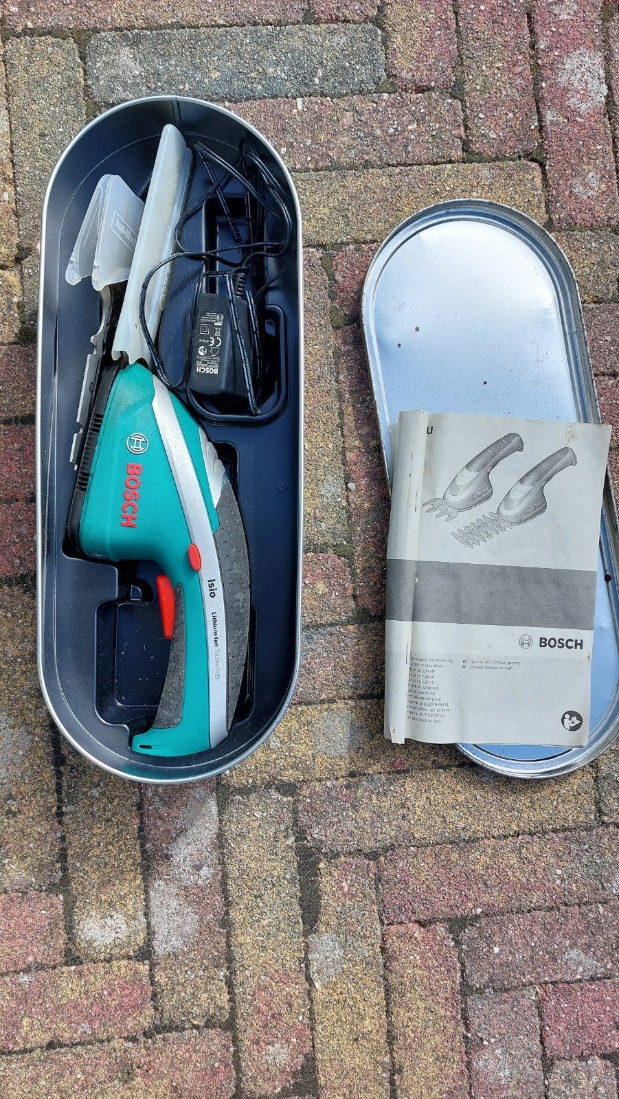 Bosch Isio Lithium-Ion accugras- en buxusschaar met steel, Ophalen, Gebruikt, Accu, Bosch