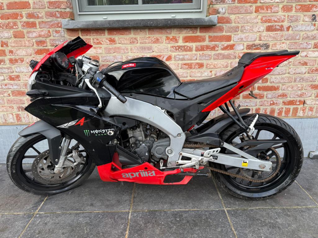 Aprilia rs 4 125 voor onderdelen of opmaak, Motoren, Ophalen