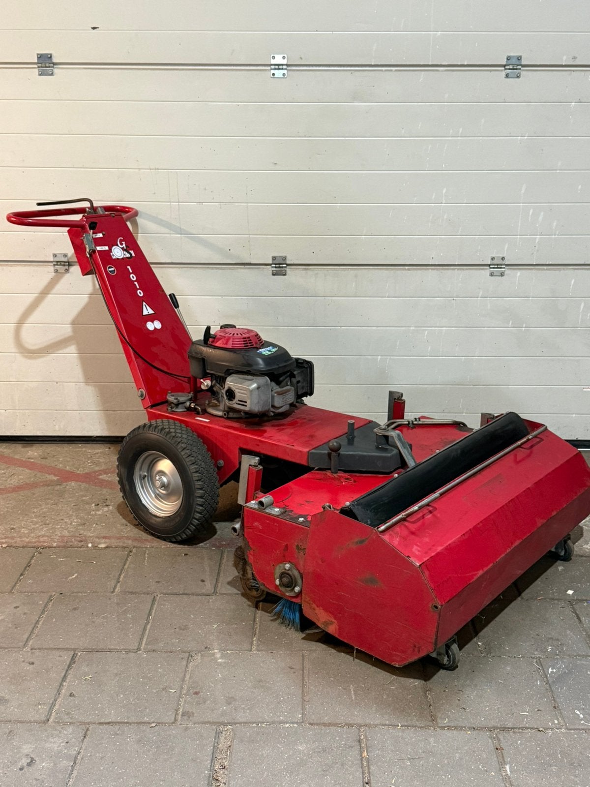 GS 1010 veegmachine | hydraulisch aangedreven borstel, Tuin en Terras, Ophalen, Gebruikt