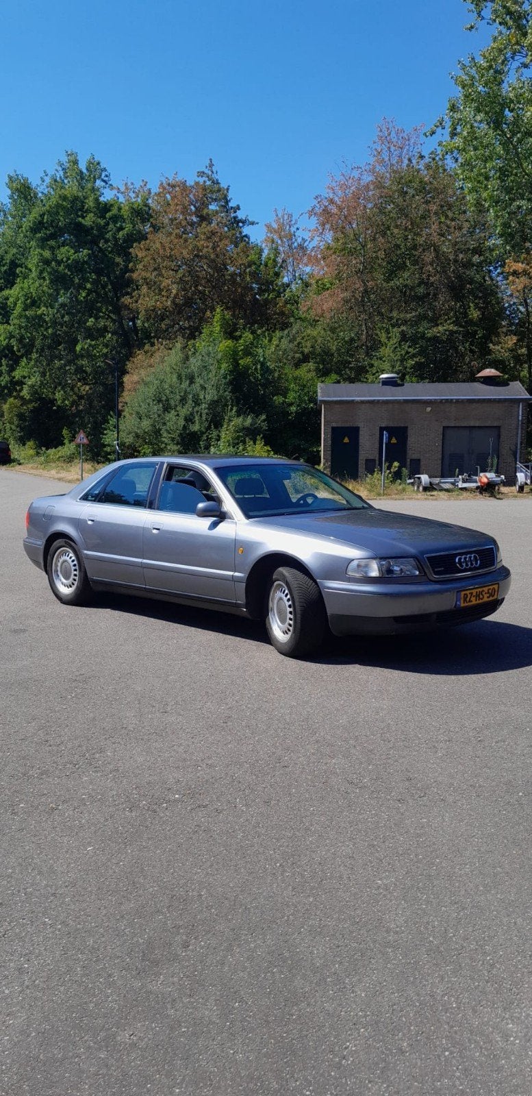 Audi A8 2.8 Quattro 142KW AUT 1997 Grijs, Automaat, Origineel Nederlands, Vierwielaandrijving, Particulier