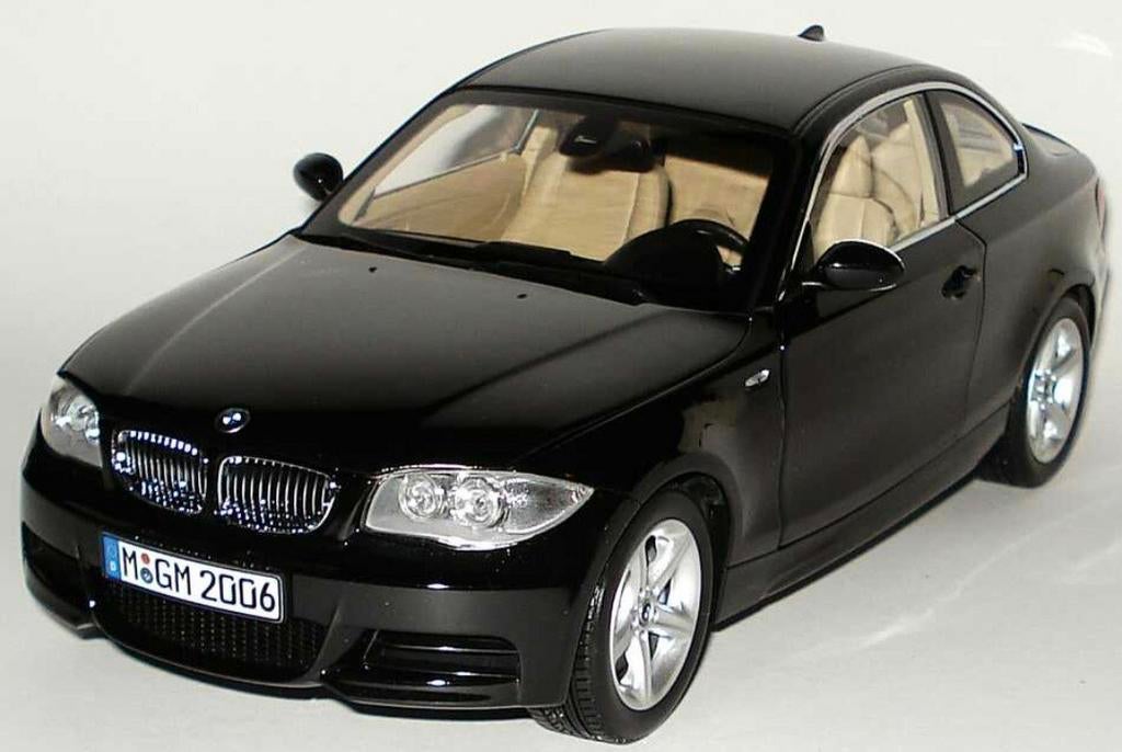 Kyosho 1:18 BMW 1 serie Coupé E82, Hobby en Vrije tijd, Modelauto's | 1:18, Ophalen of Verzenden, Kyosho