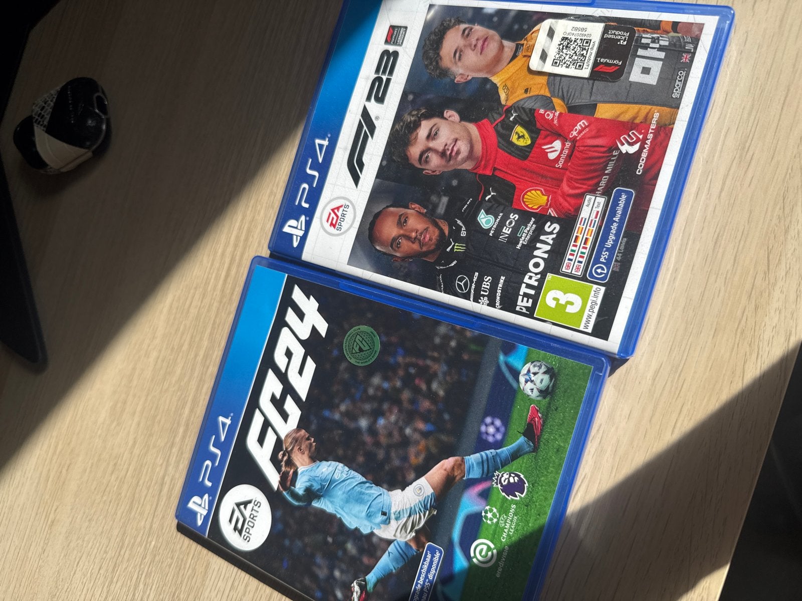 FIFA 23 en FC 24 voor PlayStation 4 - Voetbalgames Bundel, Ophalen, Gebruikt, Eén computer, Sport