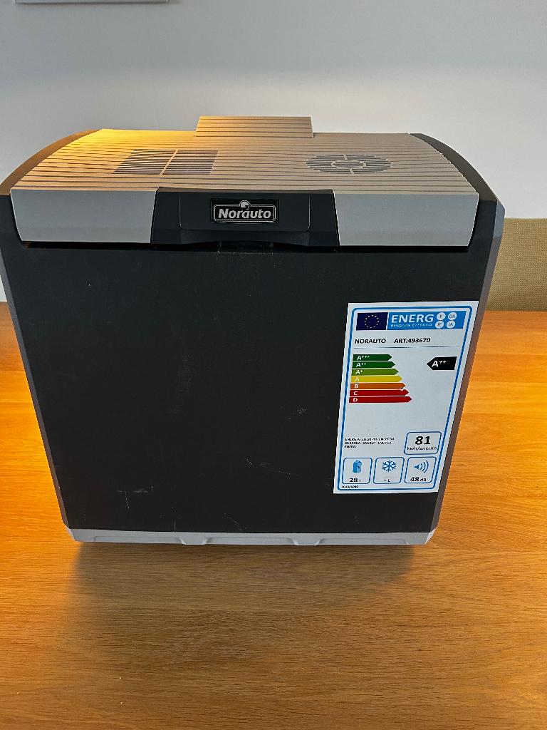 Koelbox ( 230V + 12V), Caravans en Kamperen, Ophalen, Zo goed als nieuw, Koelbox, Elektrisch