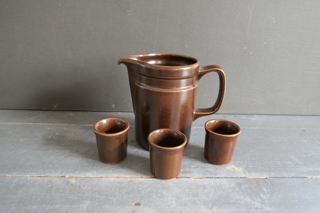 Vintage Wedgwood Sterling kan met 3 kleine bekertjes, Verzenden, Zo goed als nieuw, Keramiek, Overige typen
