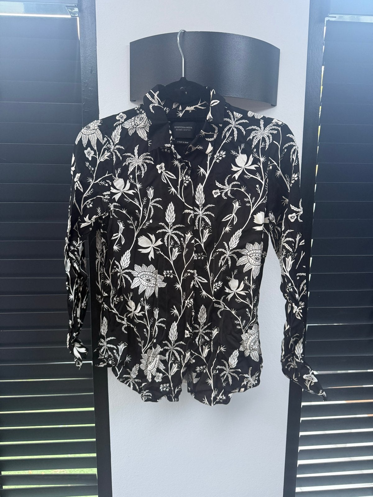 Scotch & Soda Maison Scotch blouse met bloemenprint maat S, Ophalen of Verzenden, Zo goed als nieuw, Maat 36 (S), Zwart