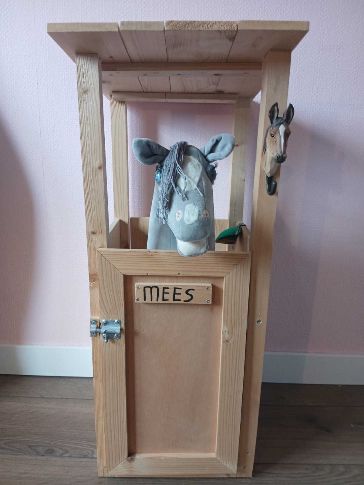 Pipoos hobbyhorse met stal, Ophalen of Verzenden