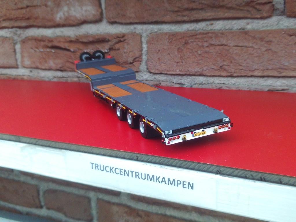 WSI  Semi  Low  loader  van  Holtrop  van  der  Vlist., Hobby en Vrije tijd, Modelauto's | 1:50, Ophalen of Verzenden, Nieuw, Bus of Vrachtwagen