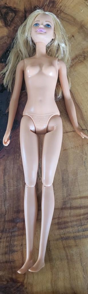 Barbie pop - blond haar, blauwe ogen, Kinderen en Baby's, Speelgoed | Poppen, Ophalen of Verzenden, Gebruikt, Barbie