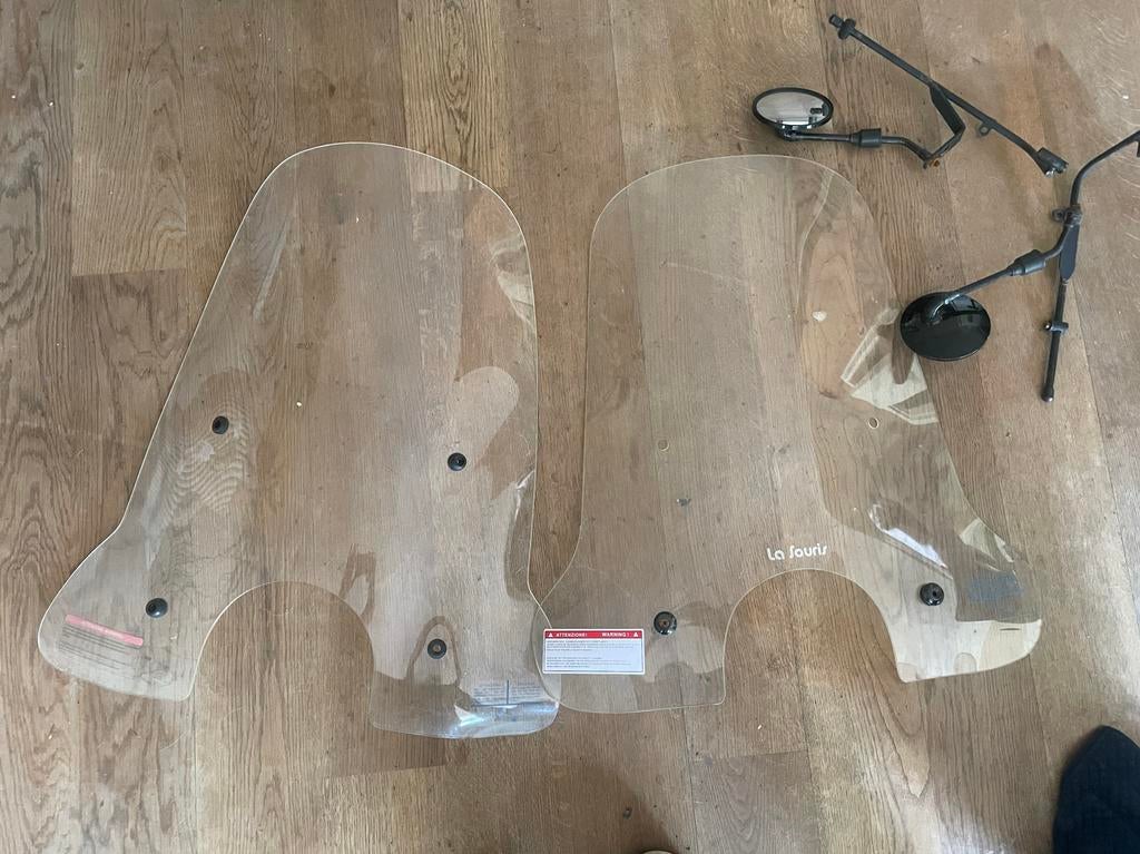 AGM La Souris Windscherm met Ophangers en Spiegels 2x, Ophalen of Verzenden, Zo goed als nieuw, Metaal of Aluminium