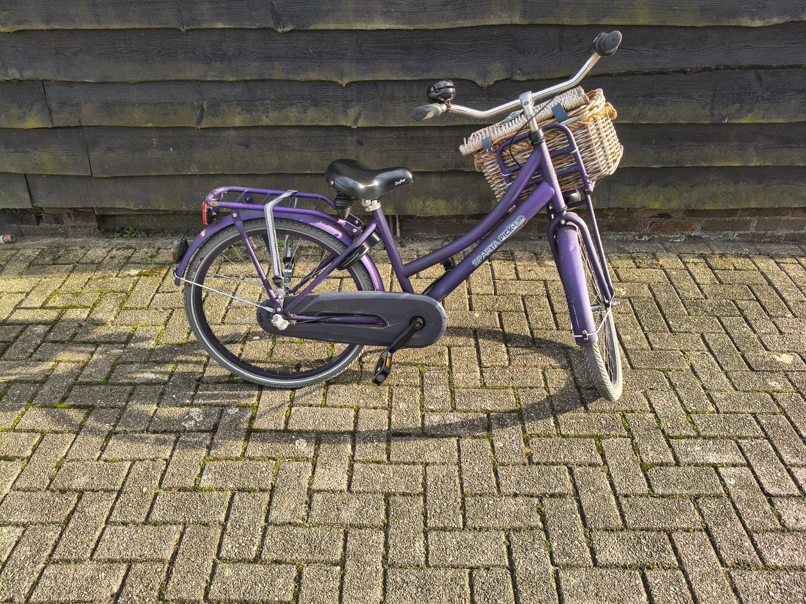 Sparta kinderfiets 24 inch met mand, Fietsen en Brommers, Ophalen, Gebruikt, Terugtraprem, Sparta