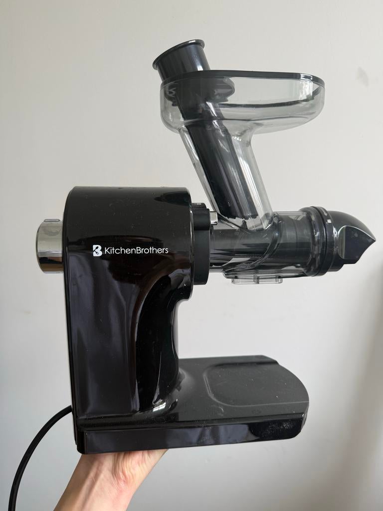 KitchenBrothers Slowjuicer - Zwart, Zo goed als nieuw, Ophalen of Verzenden, Zo goed als nieuw, Elektrisch, Slowjuicer