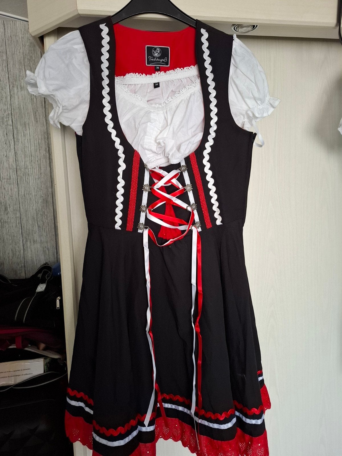 Trachtenspaß Dirndl Maat 38 (M) - Zwart/Rood/Wit, Ophalen