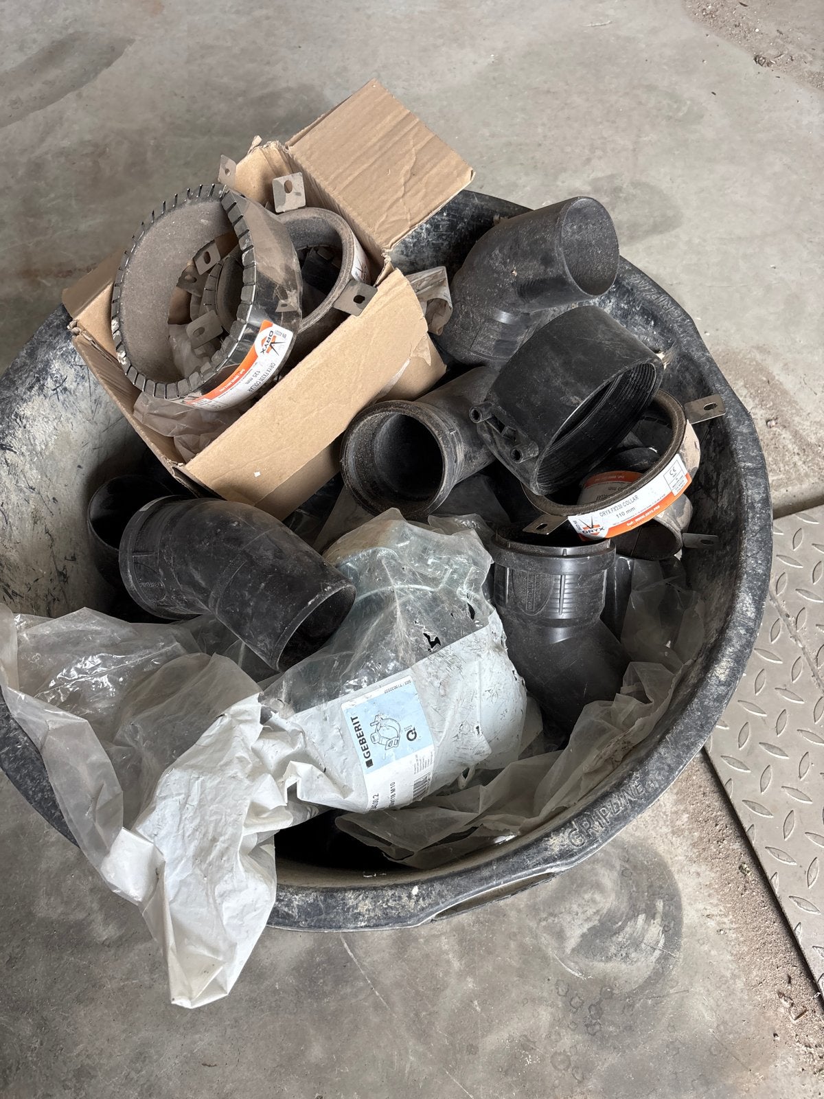 Geberit hulpstukken en brandmanchetten, Ophalen, Gebruikt, Minder dan 2 meter, 80 mm of meer