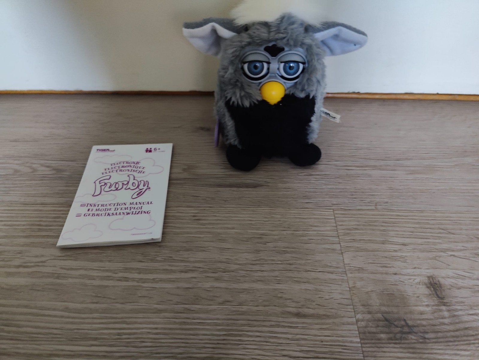 Furby 2005 Grijs/Zwart met handleiding, Ophalen, Overige merken, Met label, Overige karakters