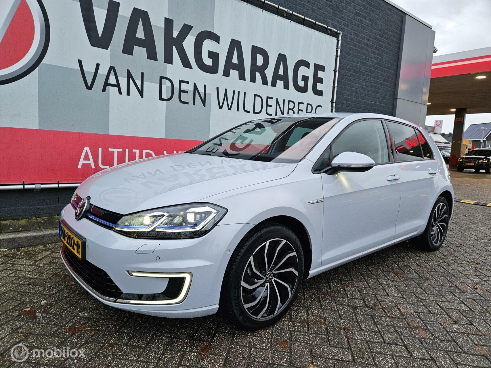 Volkswagen Golf e-Golf / Virtual / Dynaudio / Blis / leer, Gebruikt, Automatische klimaatregeling, Wit, Golf