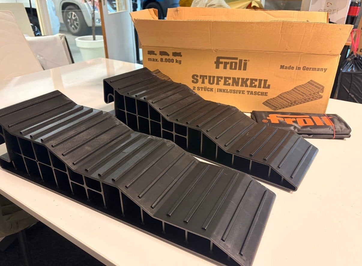FROLI STUFENKEIL / WHEEL LEVELLER SET 2 STUKS + TAS NIEUW, Caravans en Kamperen, Ophalen of Verzenden, Zo goed als nieuw