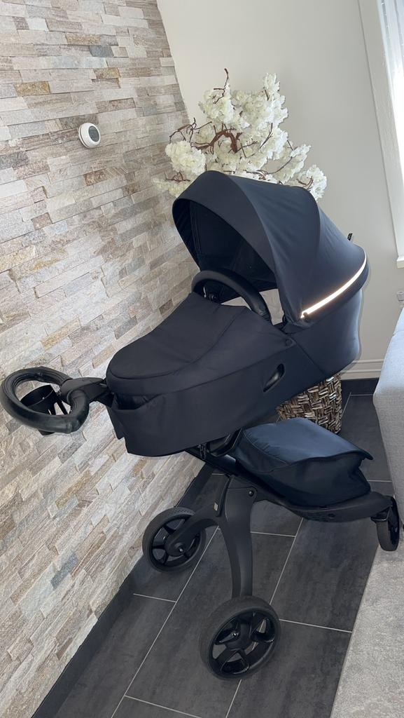 ZO GOED ALS NIEUWE Stokke Xplory X Kinderwagen Rich Black, Kinderen en Baby's, Kinderwagens en Combinaties, Ophalen, Zo goed als nieuw
