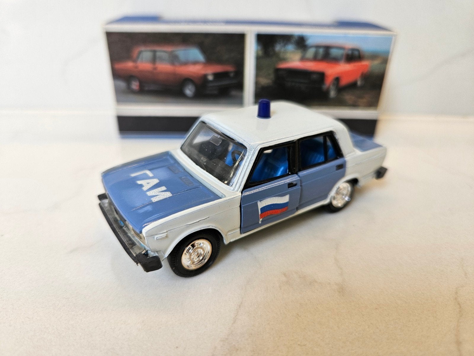 Lada 2105, GAZ 13 Chaika, GAZ 69, AMO F 15 Made in USSR, Ophalen of Verzenden, Gebruikt, Auto, Overige merken