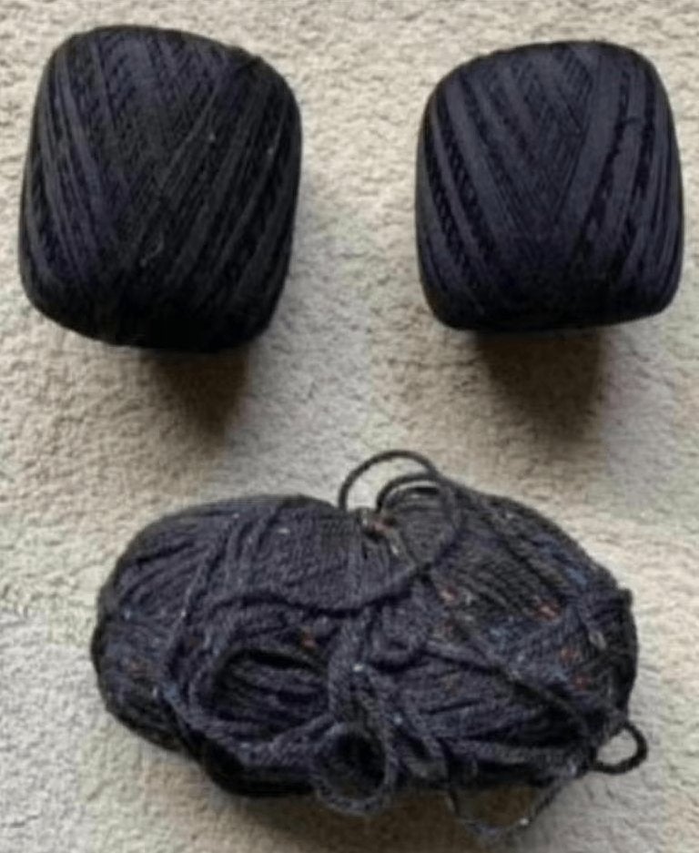 Knotten bollen zwarte wol garen; haakgaren; gemeleerde bol, Ophalen of Verzenden, Zo goed als nieuw, Breien of Haken, Wol of Garen