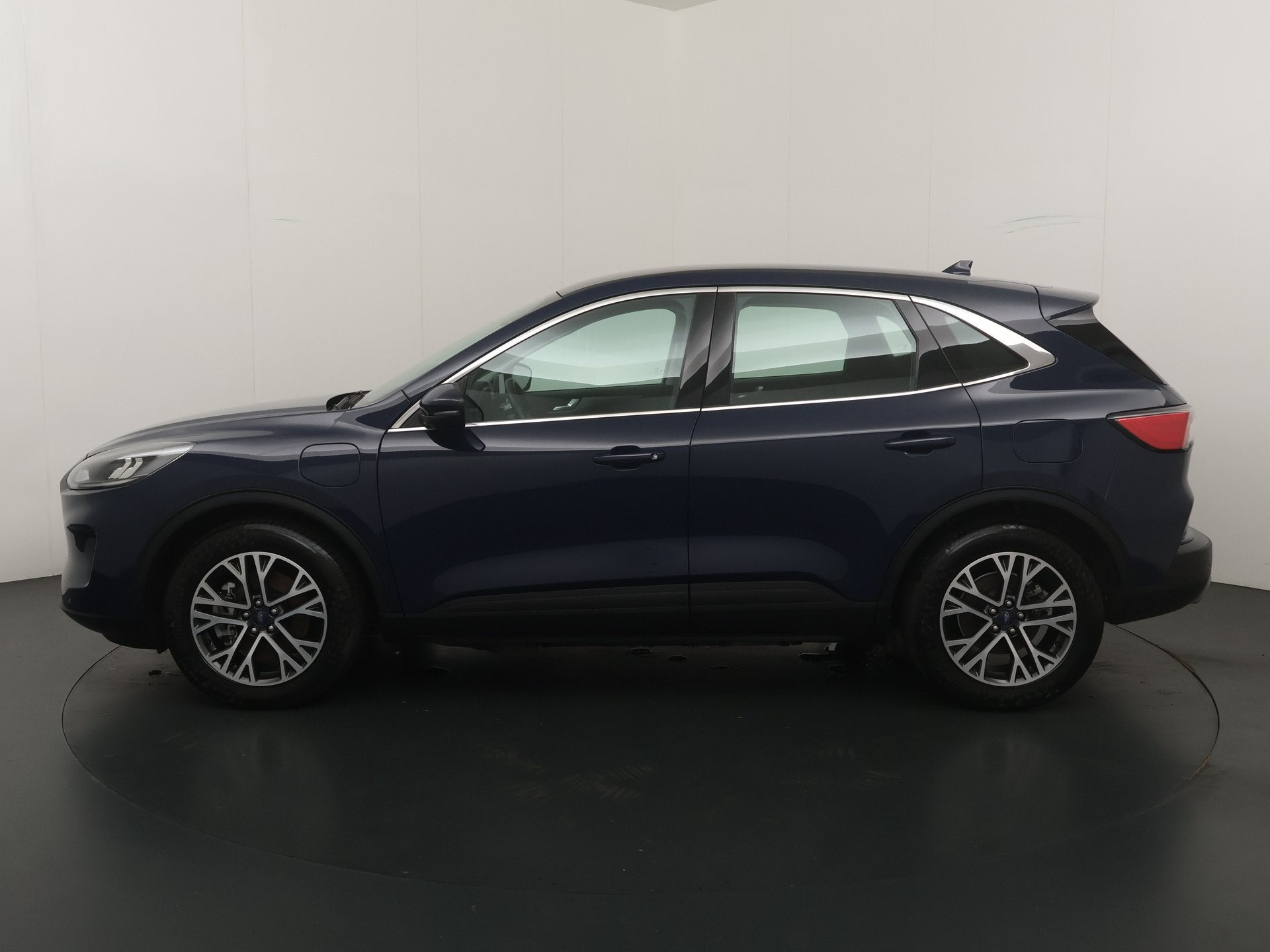 Ford Kuga 2.5 PHEV 225pk Titanium | Winter Pack | Cruise con, 72 km, Stof, Gebruikt, 4 cilinders