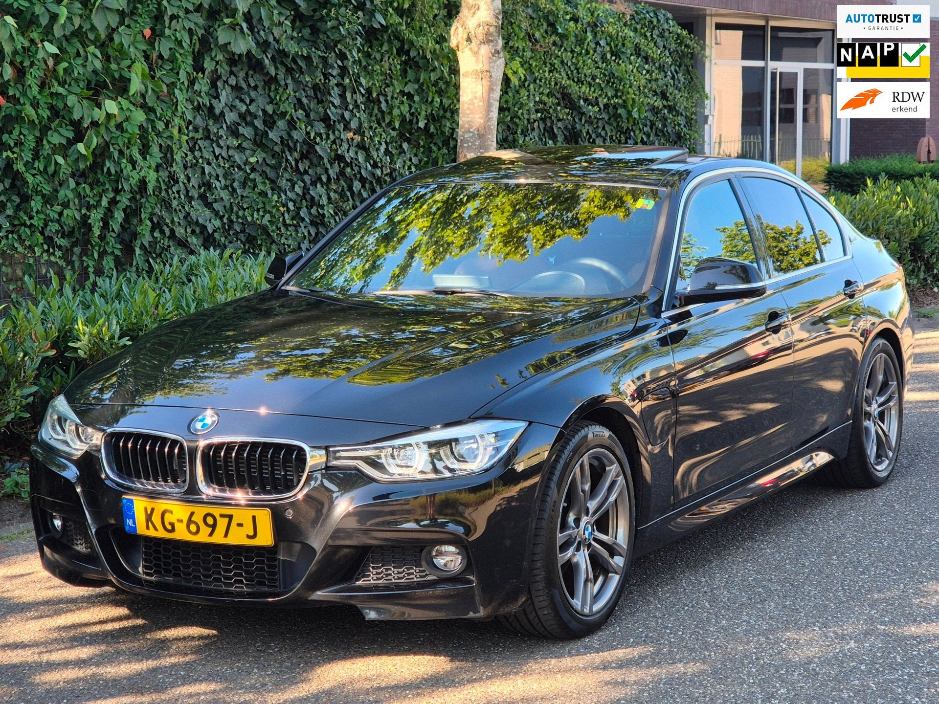 BMW 3-serie 330e M Sport Apple CarPlay Schuifdak NL NAP 100%, Automaat, 1998 cc, Achterwielaandrijving, Gebruikt