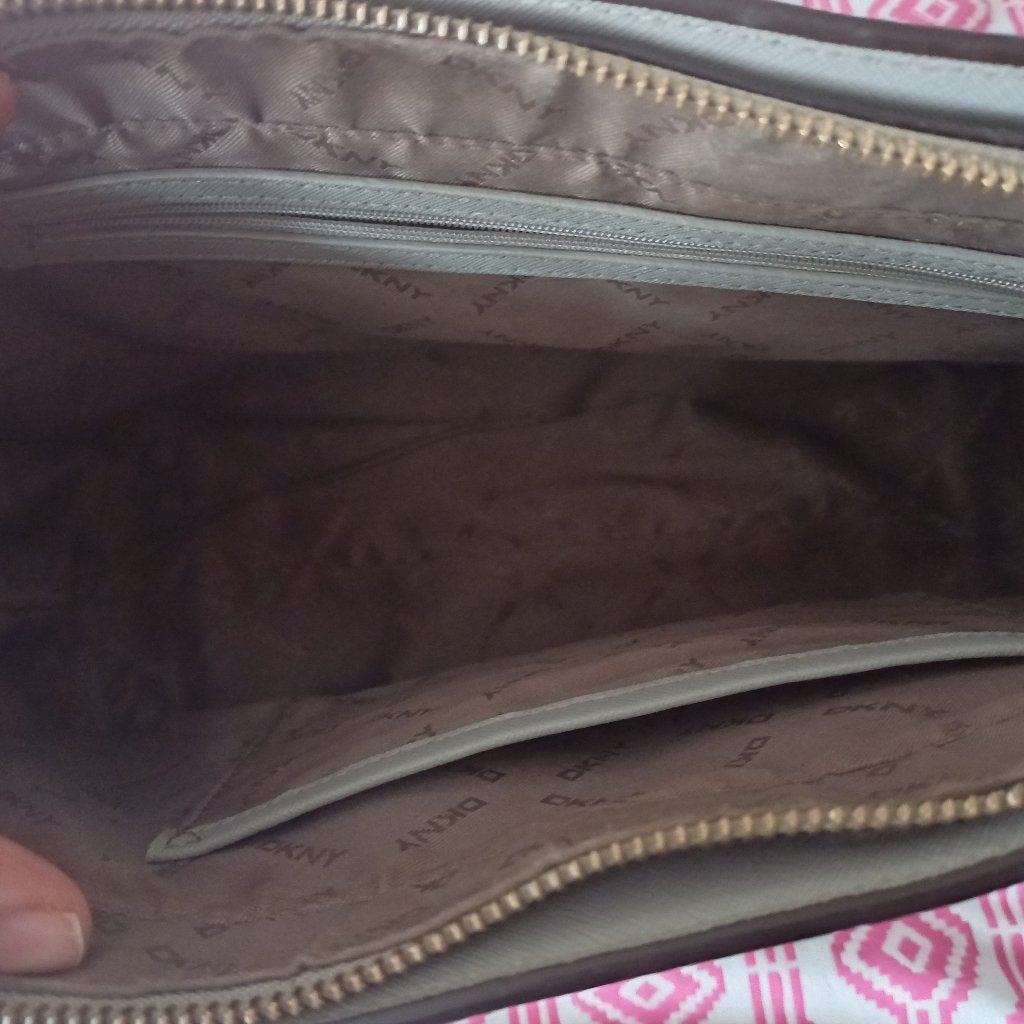 Dkny shoulder tas, Ophalen of Verzenden, Zo goed als nieuw, Grijs, Schoudertasje