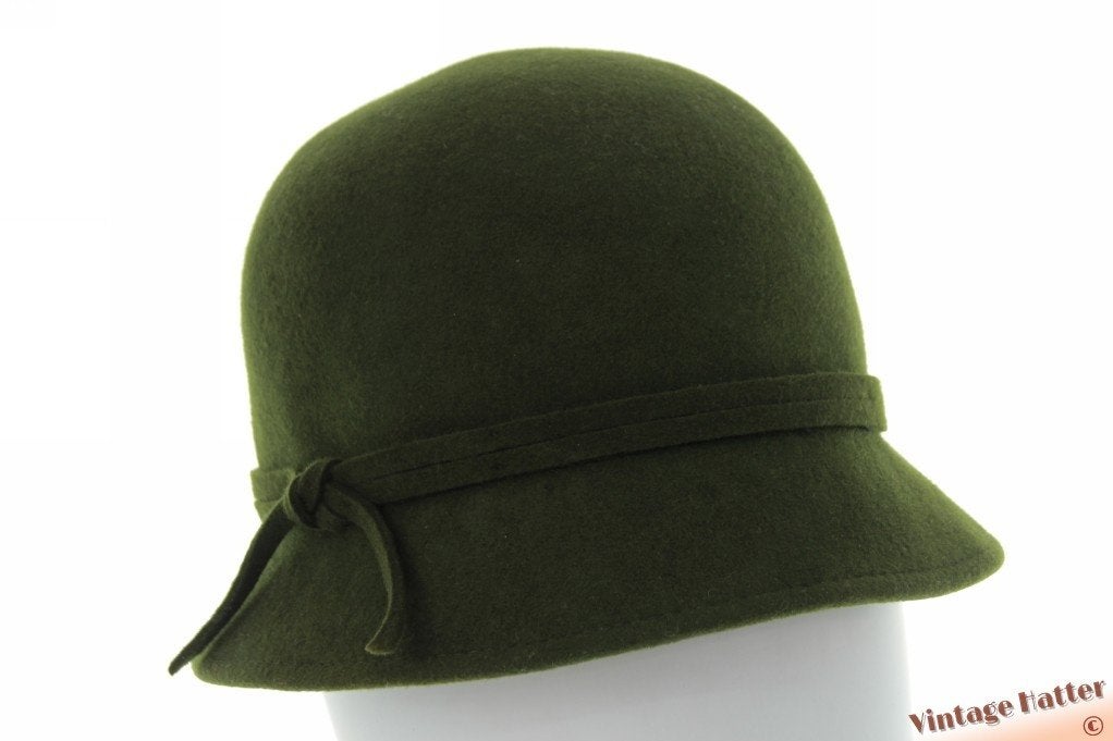 vintage Dames cloche dophoed legergroen vilt 55 = S tot XS, Ophalen of Verzenden, Zo goed als nieuw, 55 cm (S, 6⅞ inch) of minder