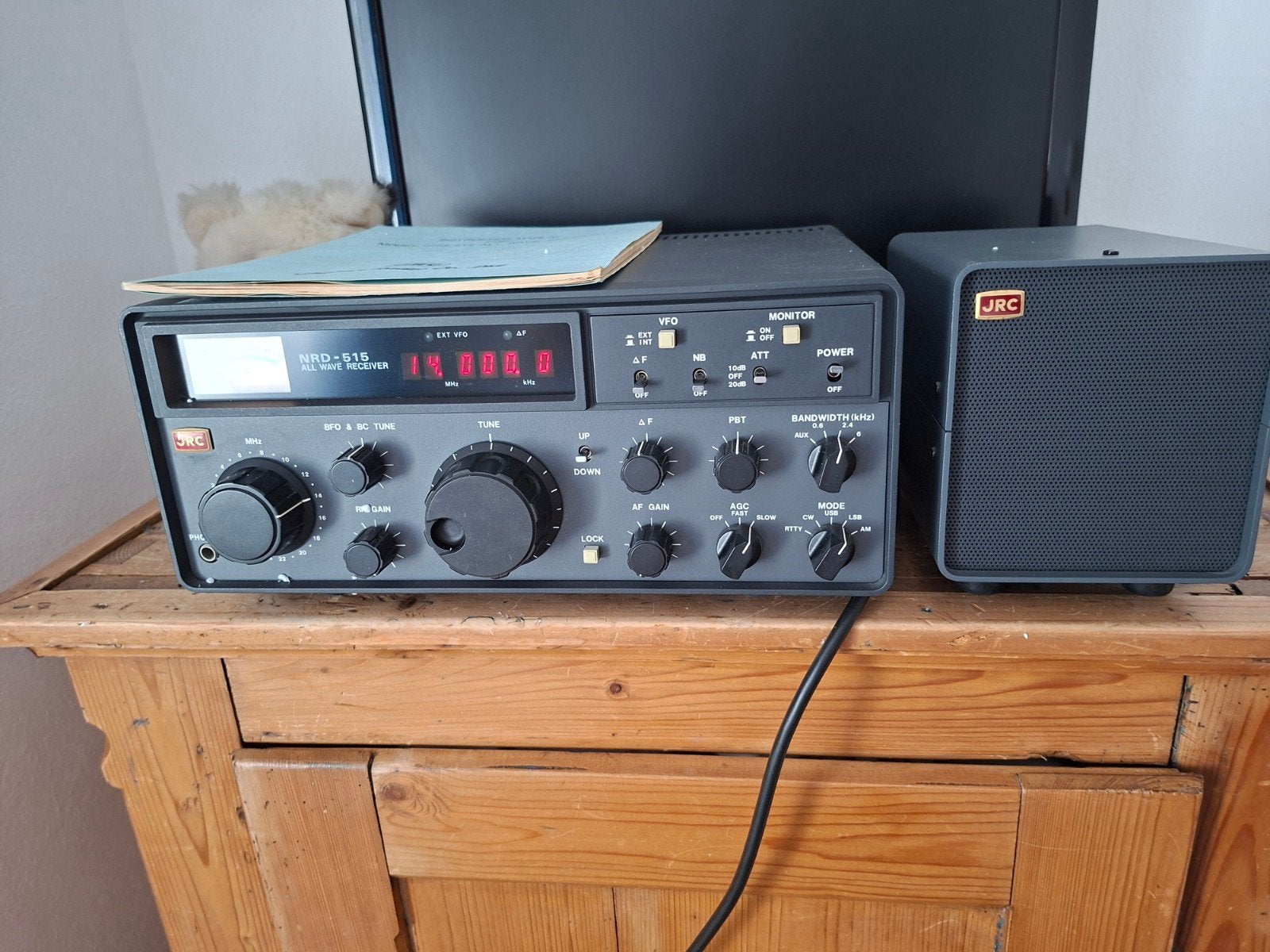 JRC NRD-515 kortegolf ontvanger, met NVA -515 speaker. 📻, Ophalen of Verzenden, Zo goed als nieuw