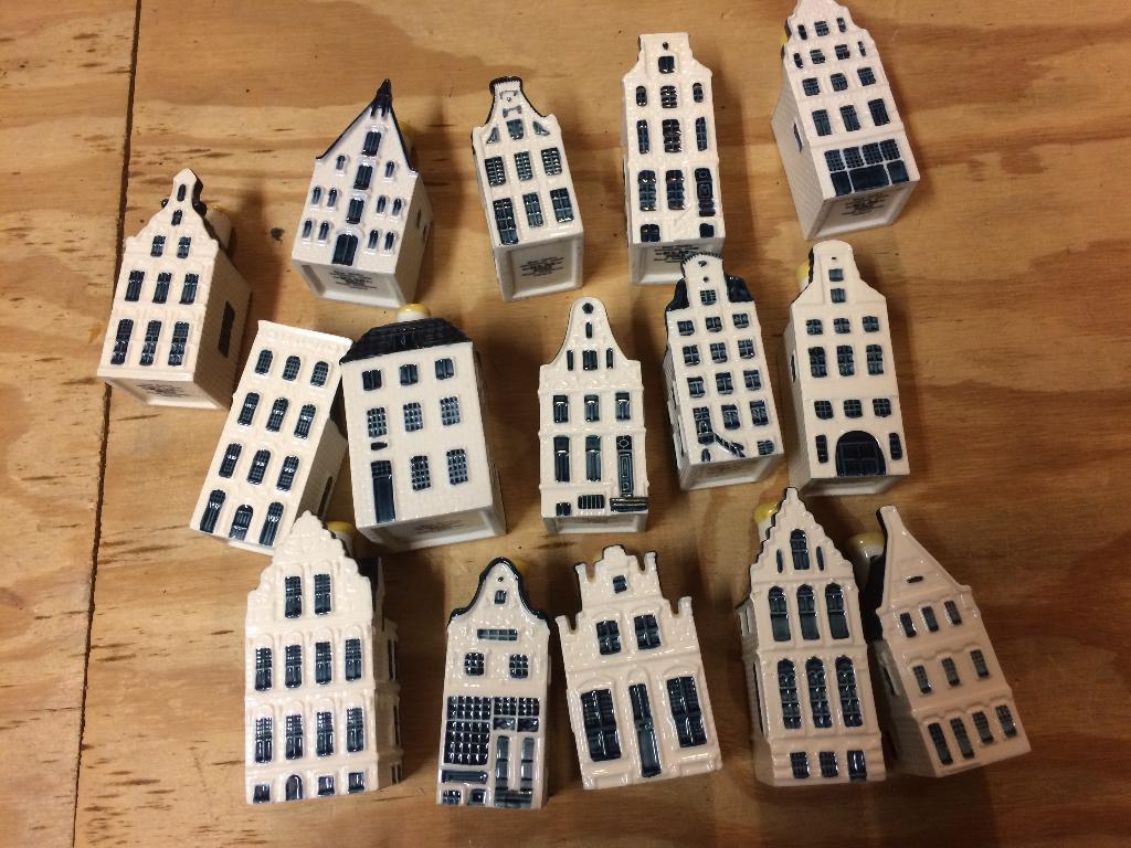 15 Delfts blauw huisjes, Ophalen, Zo goed als nieuw, 1 t/m 20, Gevuld
