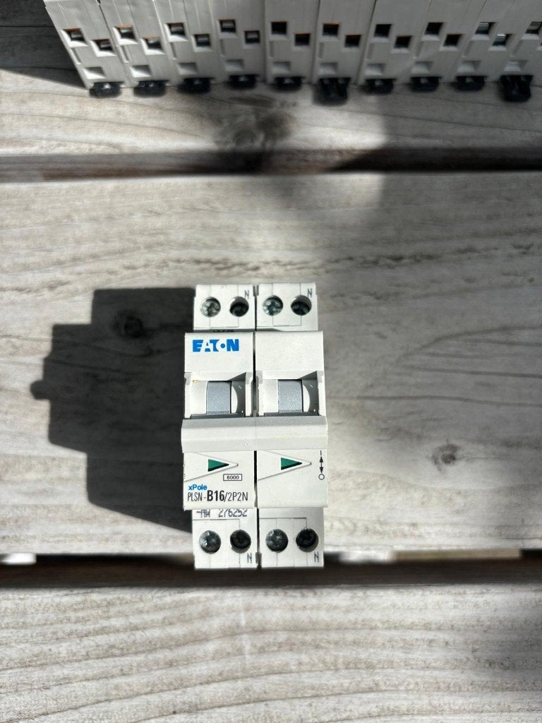 Eaton fornuisgroep 2-polig+2 nul 16A B-kar (PLSN-B16/2P2N, Ophalen of Verzenden, Zo goed als nieuw
