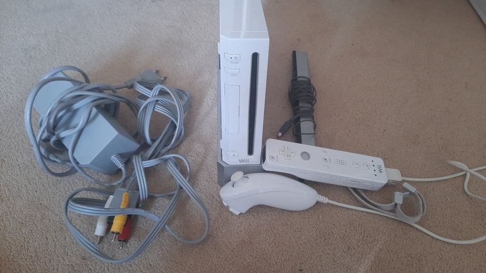 Nintendo Wii model 2 - Games Los Mario, Disney, Lego, Fifa, Ophalen of Verzenden, Zo goed als nieuw, Met 1 controller, Met games
