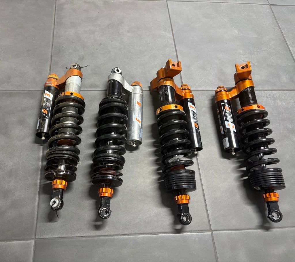 ast race schokbrekers +wilwood race remschijven 295 mm
