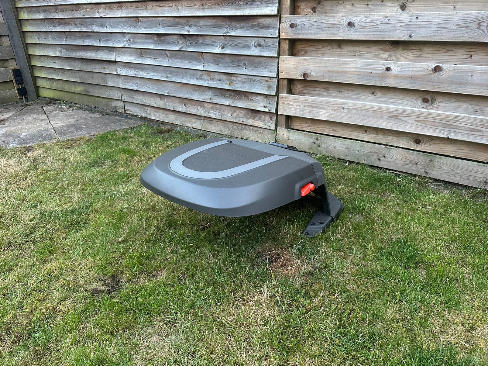 Gardena garage voor robotmaaier, Tuin en Terras, Robotmaaiers, Ophalen, Zo goed als nieuw