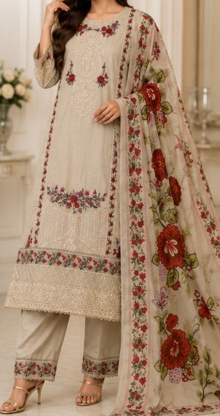 Elegante Indiase jurk met bloemenborduursels, Kleding | Dames, Jurken, Maat 38/40 (M), Beige, Nieuw, Ophalen of Verzenden