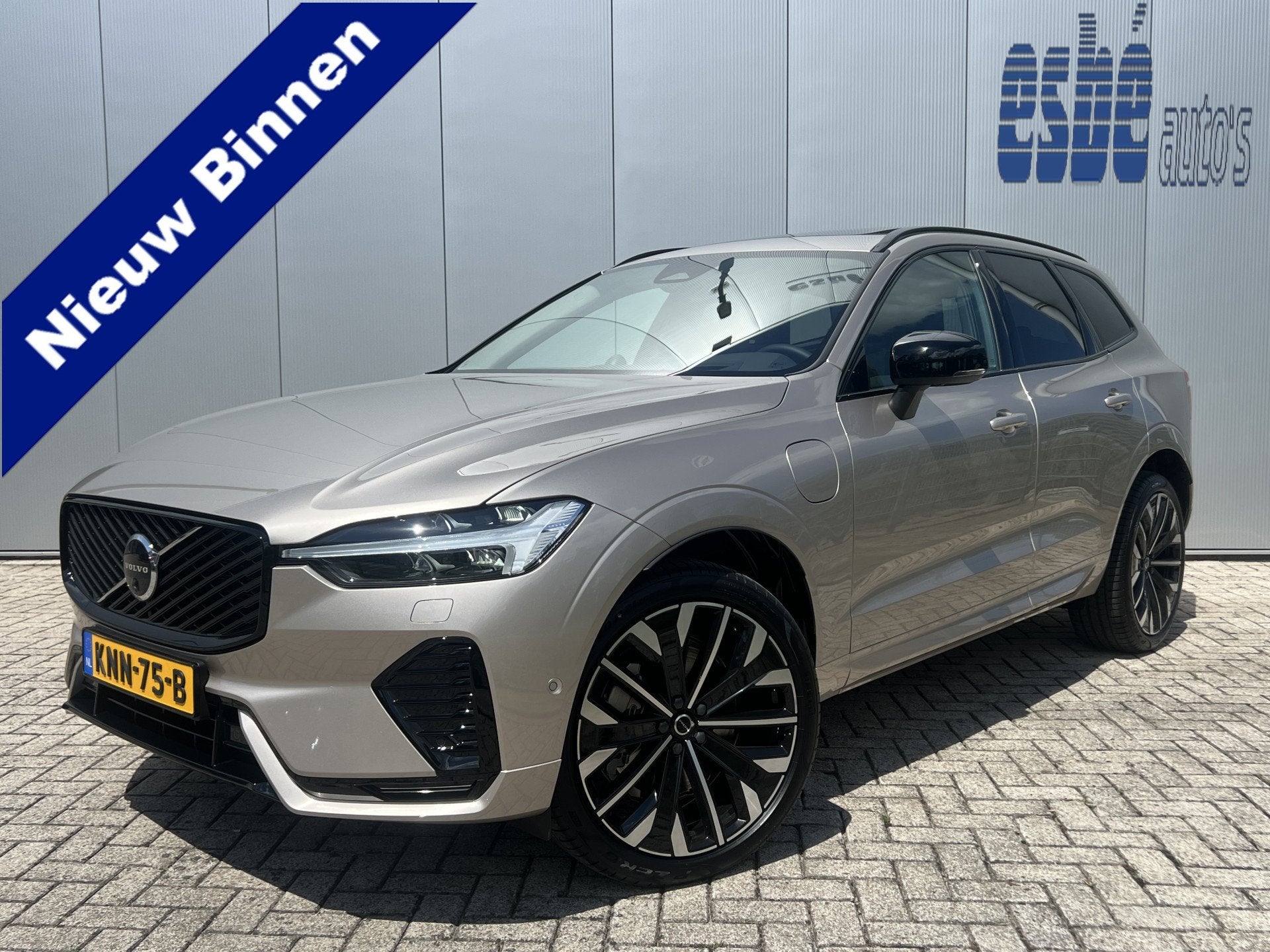 Volvo XC60 2.0 T6 Plug-in hybrid AWD Ultra Dark Luchtvering, Automaat, Gebruikt, Zwart, 4 cilinders