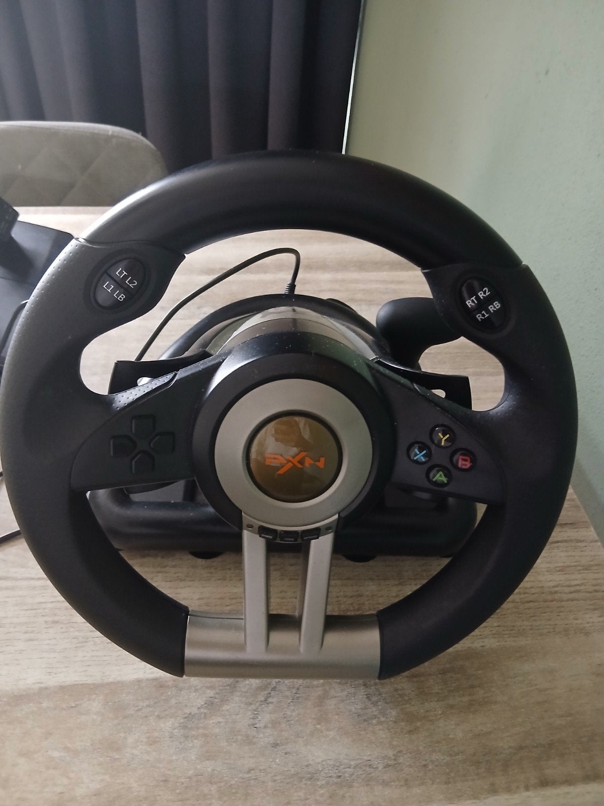 Zo goed als nieuw racestuur en pedalen voor PlayStation 4, Ophalen of Verzenden, Zo goed als nieuw, Stuur of Pedalen, PlayStation 4