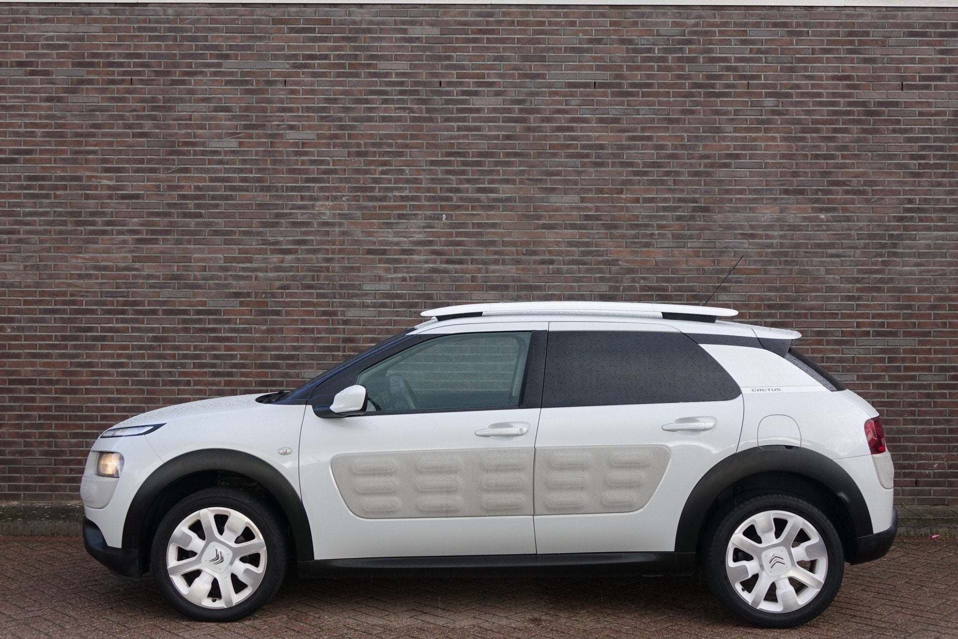 Citroën C4 Cactus 1.2 PureTech Navigatie, camera, PDC, crui, Voorwielaandrijving, Gebruikt, 1199 cc, 82 pk
