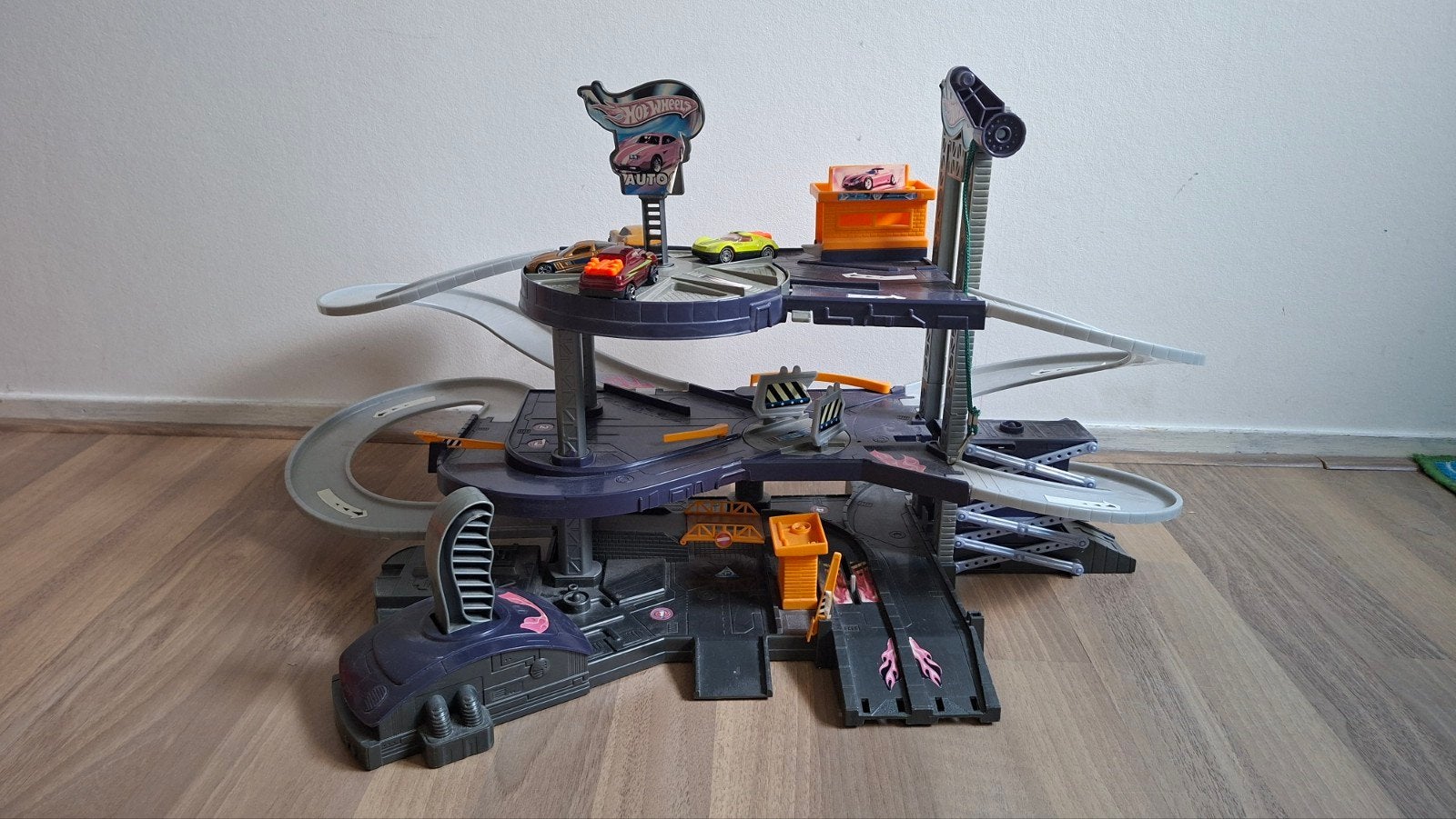 Hot Wheels Auto Garage Racebaan met Lift en Spiraal, Kinderen en Baby's, Ophalen, Zelf te bouwen, Racebaan, Gebruikt