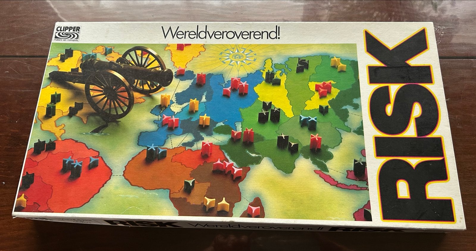 Risk bordspel - Witte doos editie, compleet en netjes, Drie of vier spelers, Ophalen of Verzenden, Zo goed als nieuw