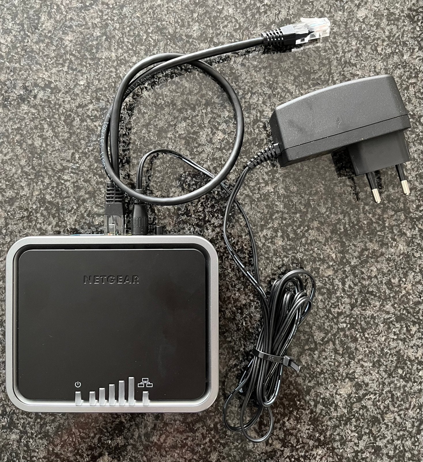 NETGEAR LB2120 4G LTE-modem, Computers en Software, Routers en Modems, Ophalen of Verzenden, Zo goed als nieuw, Router met modem