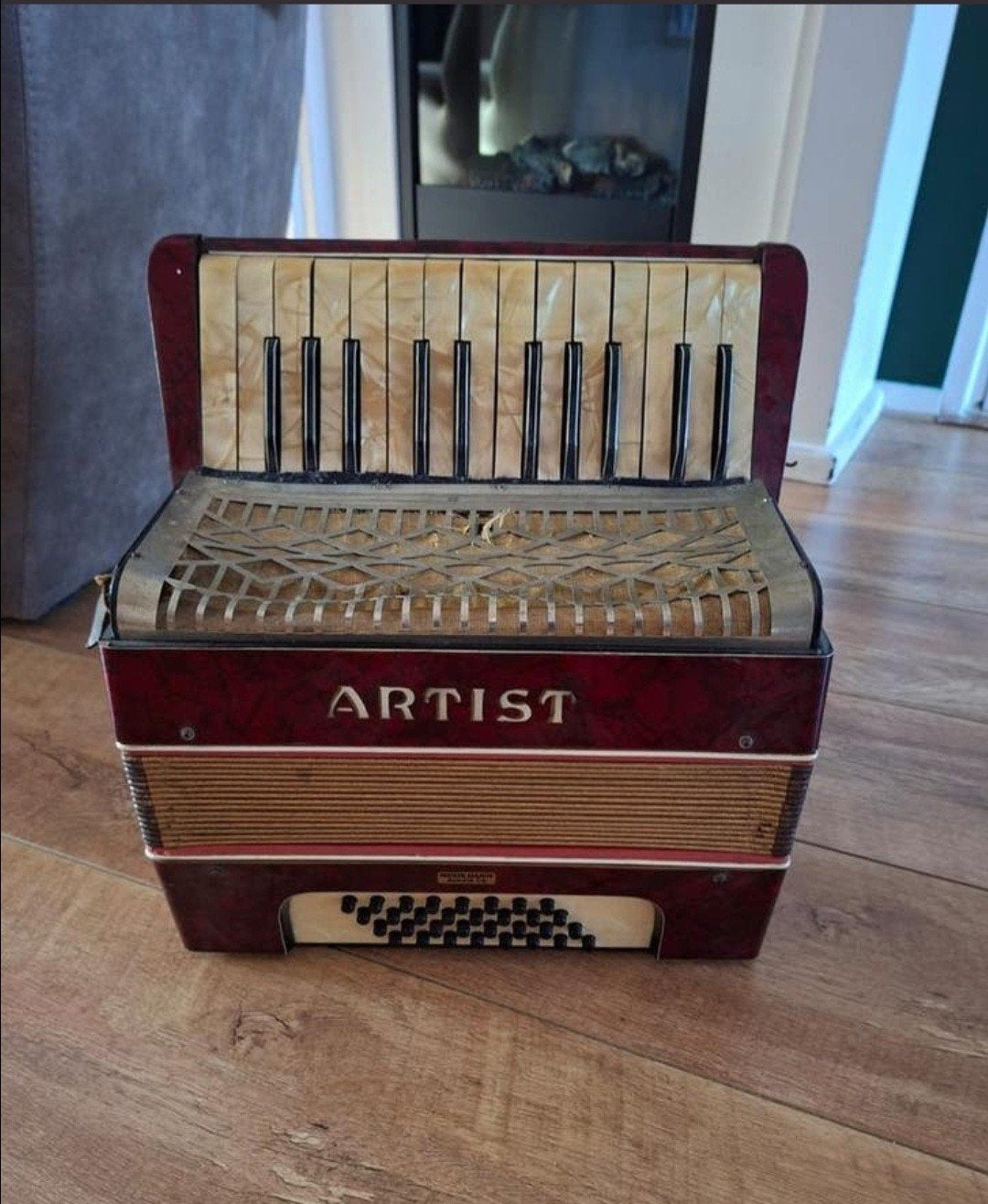 Vintage Accordeon 'Artist' - Rood/Crème, Gebruikt, Overige formaten, Toetsaccordeon, Ophalen