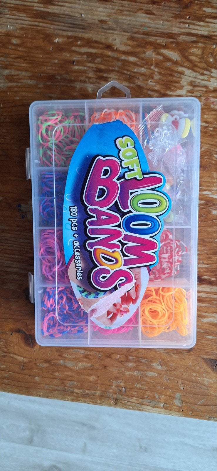 Loom Bands Knutselset met Accessoires en Weefbord, Overige thema's, Meerkleurig, Ophalen of Verzenden, Zo goed als nieuw