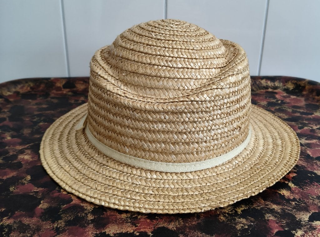 Vintage gevlochten bamboe hoedje maat 53 € 12,50, Ophalen of Verzenden, Zo goed als nieuw, 55 cm (S, 6⅞ inch) of minder, Hoed