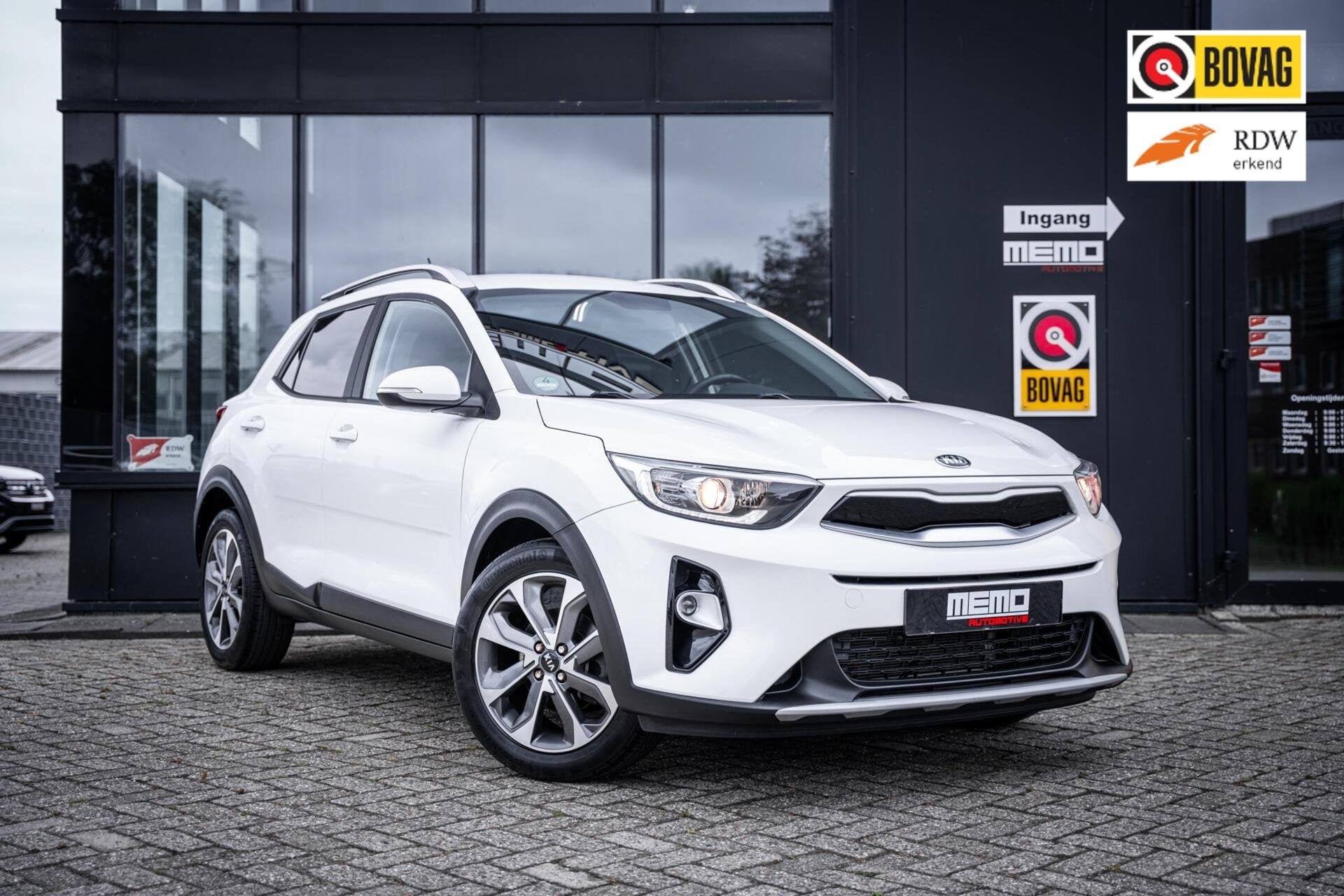 Kia Stonic 1.0 T-GDi DynamicPlusLine*AUTOMAAT*CARPLAY*CLIMA*, Gebruikt, Met garantie (alle), Automatische klimaatregeling, Wit