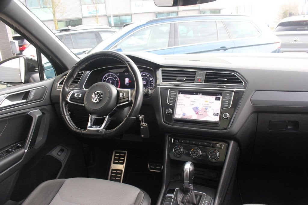 Volkswagen Tiguan 1.4 TSI ACT R-Line | Trekhaak | 19 Inch |, Euro 6, 4 cilinders, 150 pk, Zwart