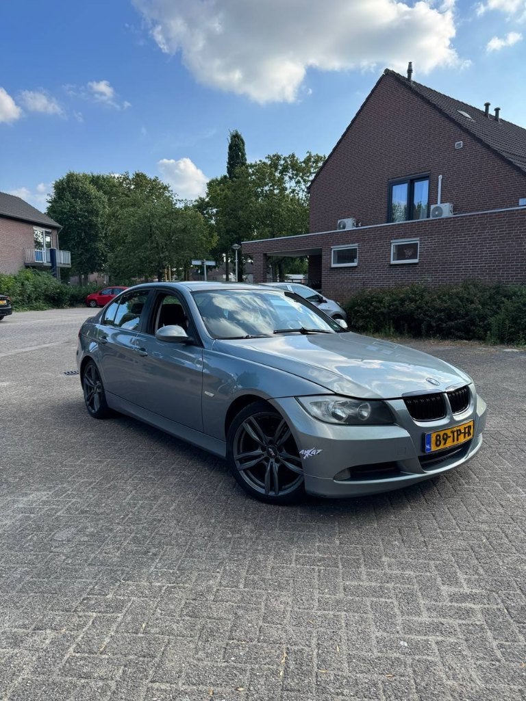 BMW 3-Serie 2.0 I 320 2006 Grijs, Auto's, Achterwielaandrijving, 1995 cc, Zwart, 4 cilinders